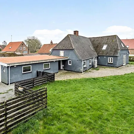 Stunning In With Wifi Holiday home